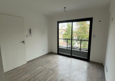 Dpto 2 amb a estrenar al frente con balcon  en 1er piso. Ubicado en Gorriti 717, L de Zamora